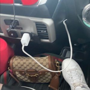 Meet your Posher, Roxanne